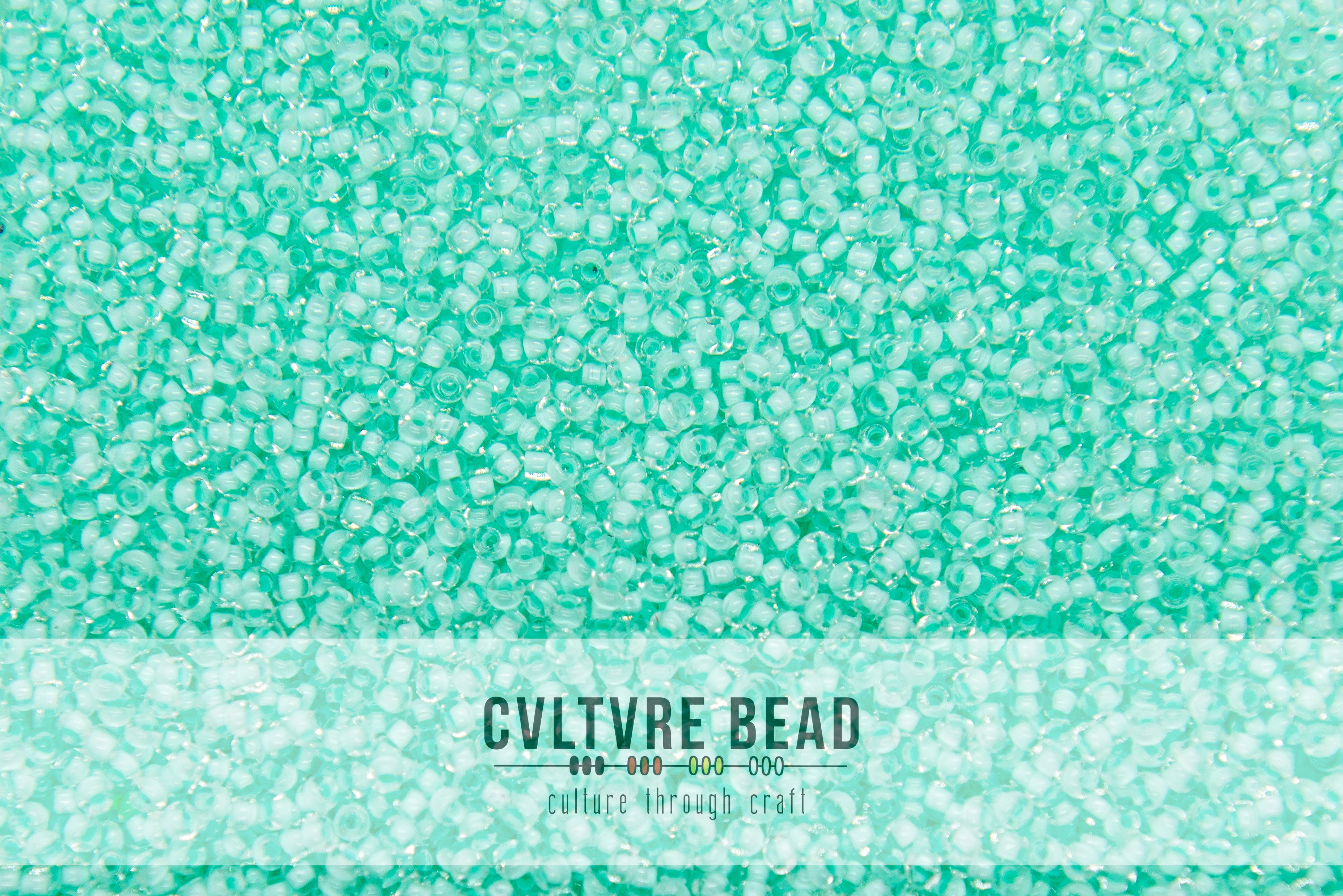 Czech Seedbead 10/0 Colour Lined Light Mint Terra - 20g